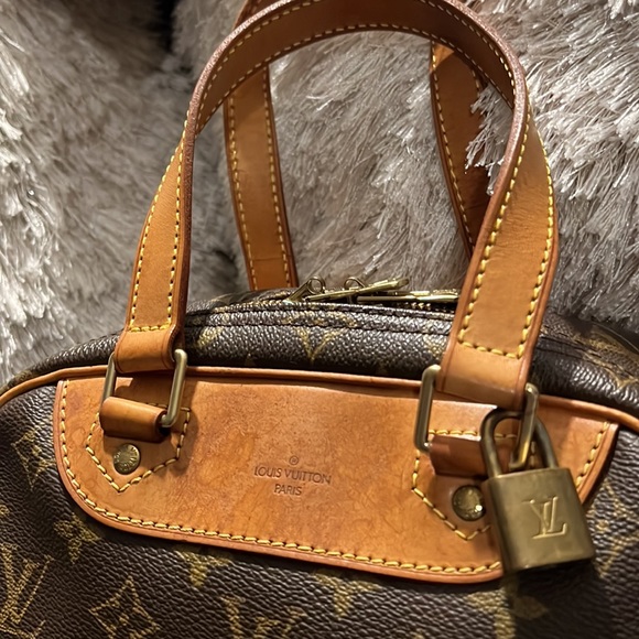 Louis Vuitton excursion monogram bag. - Picture 3 of 9